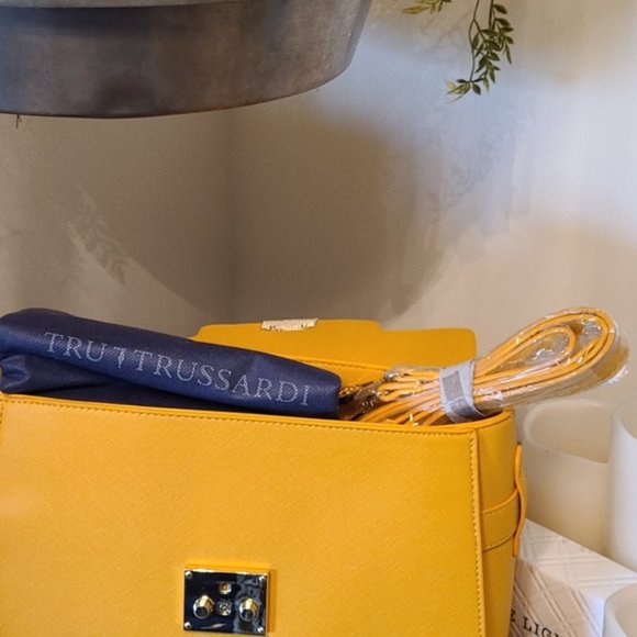 New with Tags Tru Trussardi Yellow Handbag - Picture 9 of 16